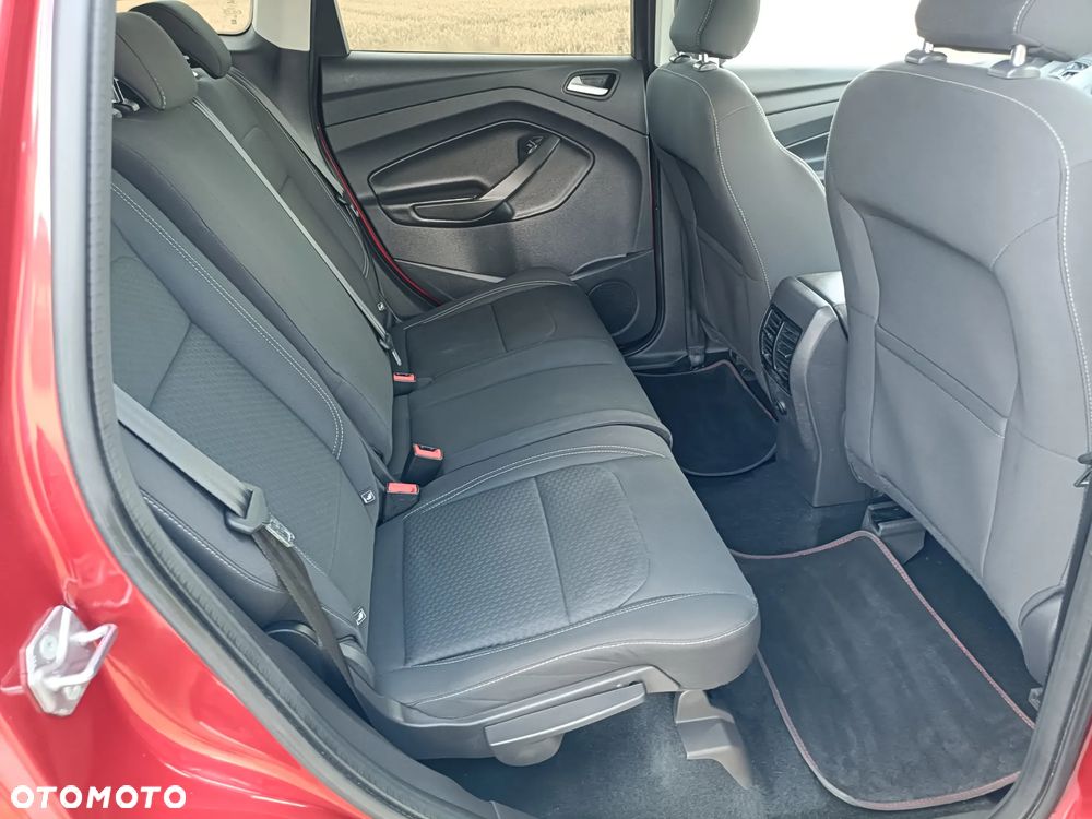 Ford Kuga - 10