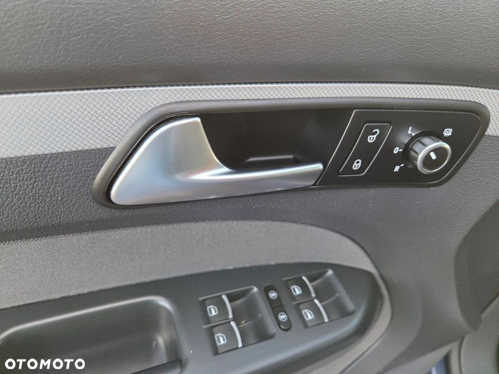 Volkswagen Touran 2.0 TDI DPF DSG MATCH - 16