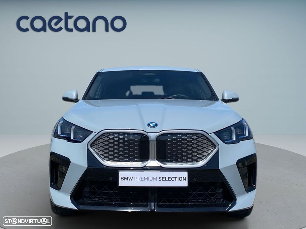 BMW iX2 eDrive20 Pack Desportivo M - 23
