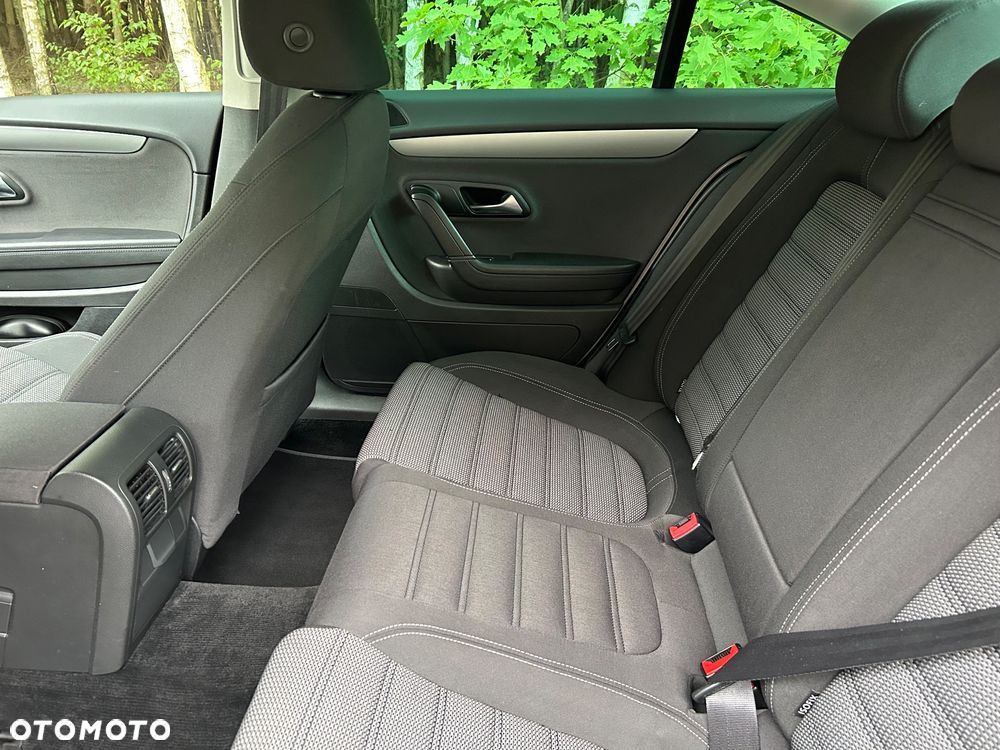 Volkswagen Passat - 8