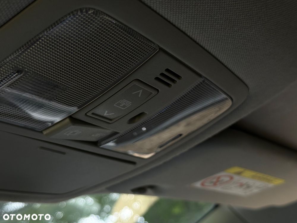 Toyota Auris Hybrid 135 Prestige - 19