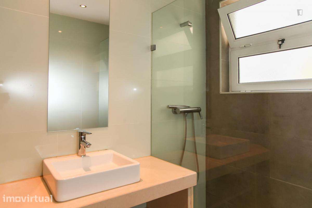 Quarto - localizado em Cidral Coimbra - Grande imagem: 3/15