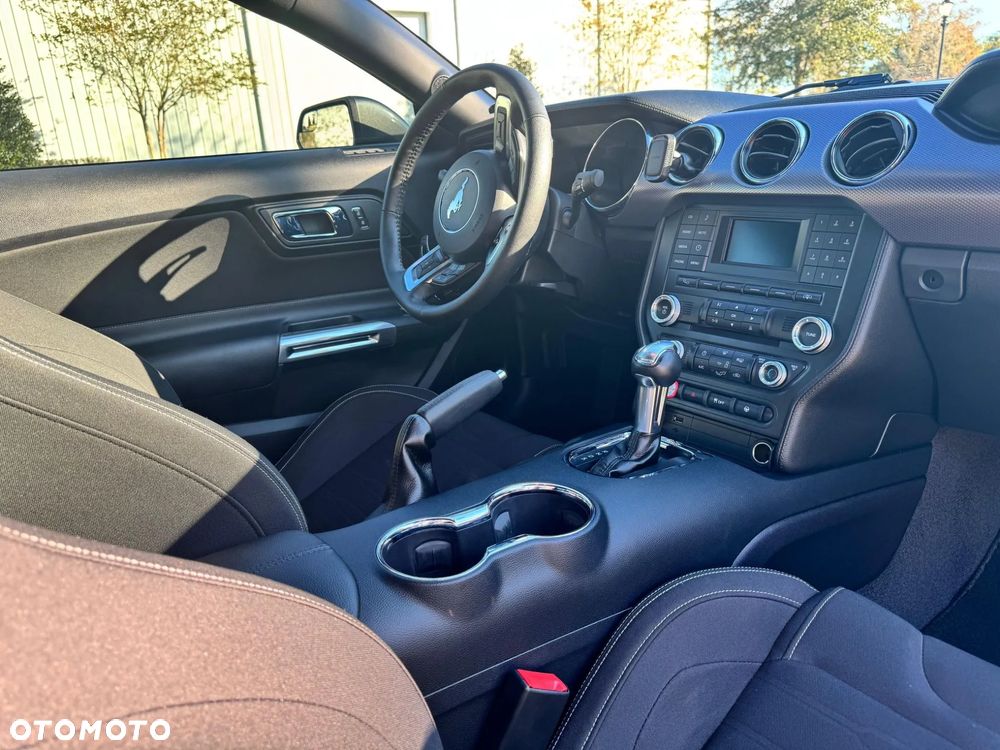 Ford Mustang 5.0 V8 GT - 32