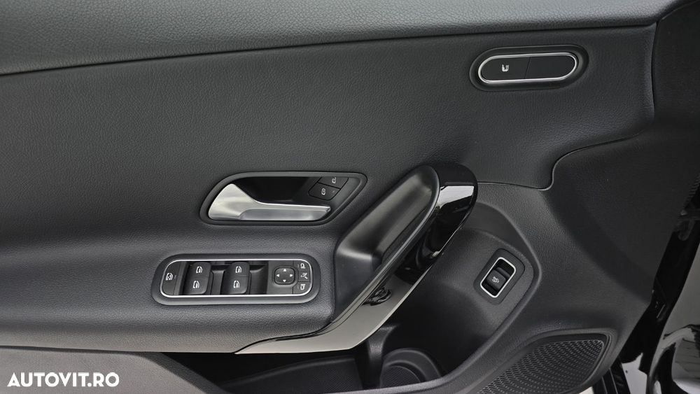 Mercedes-Benz A 200 Sedan 7G-DCT Lim. AMG Line Advanced Plus - 12
