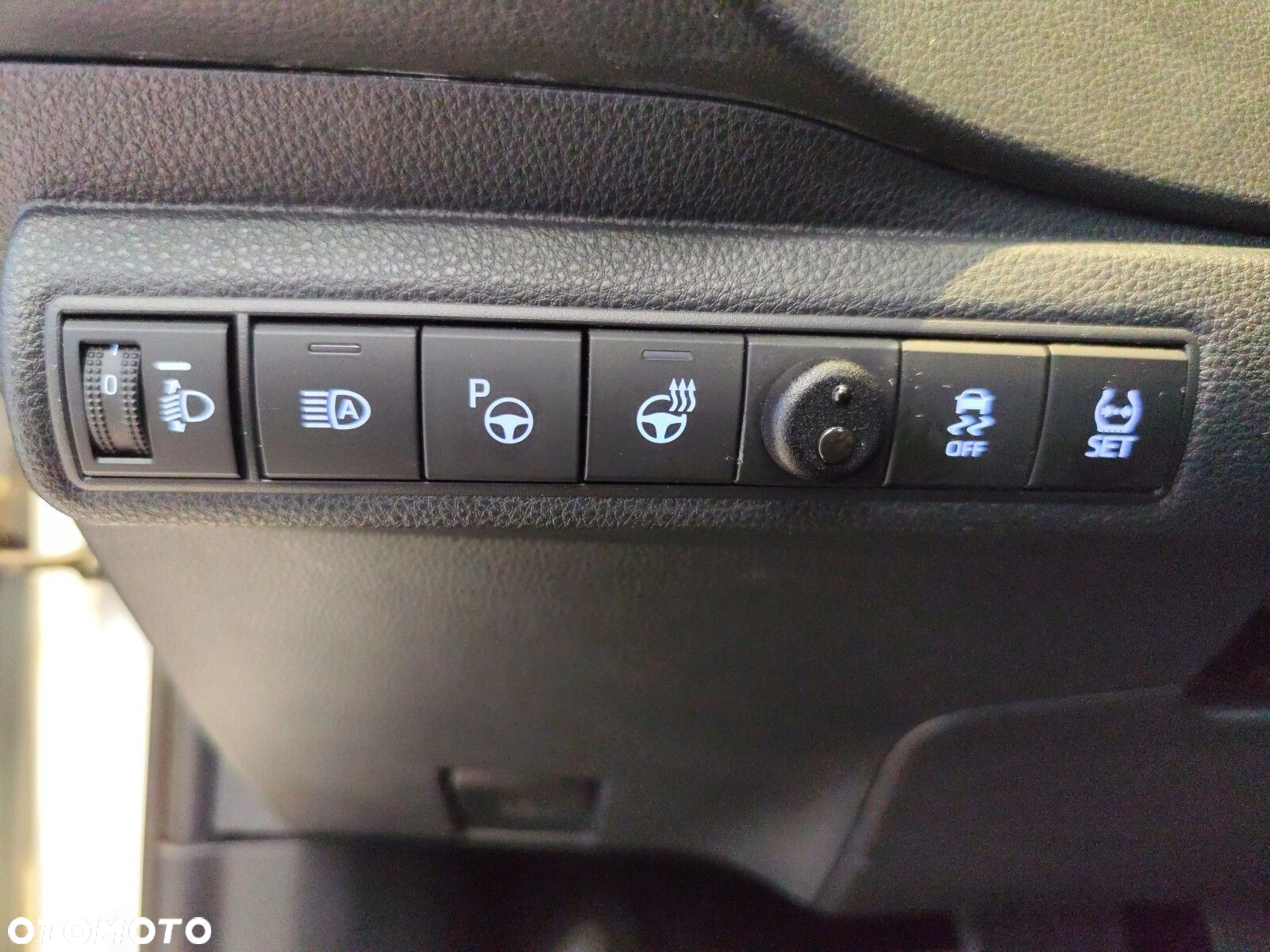 Toyota Corolla - 21