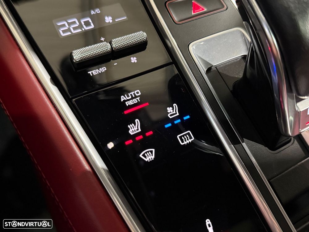 Porsche Panamera 4 E-Hybrid - 25