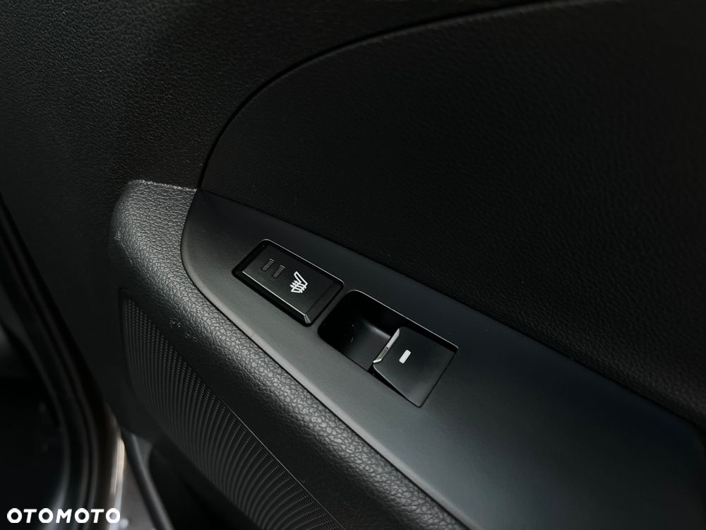 Hyundai Tucson 2.0 CRDI BlueDrive Style 2WD - 27