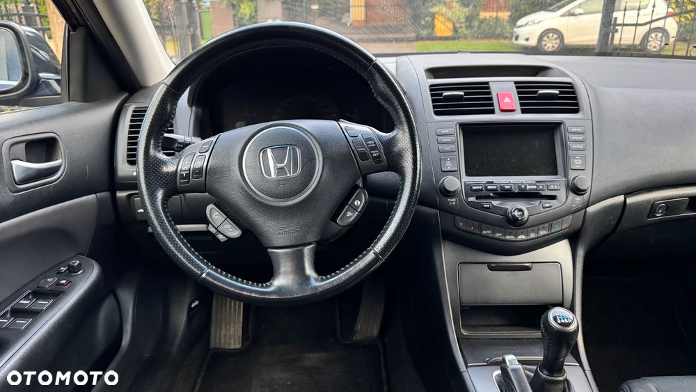 Honda Accord 2.2d Executive Nav - 13