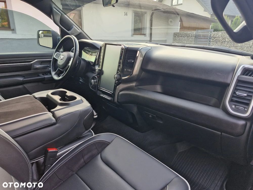 RAM 1500 ver-5-7-quad-cab-laramie - 26
