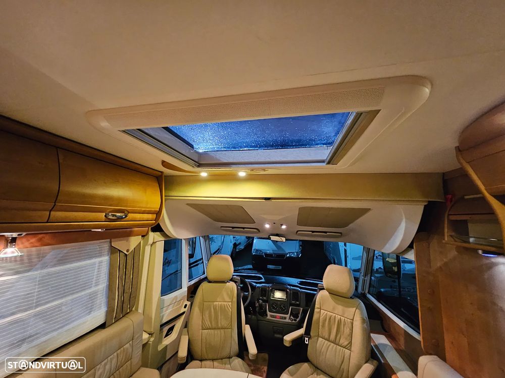 Rapido Le Randonneur 9083DF CHASSI AL-KO CAMA TRANSVERSAL + BASCULANTE - 39