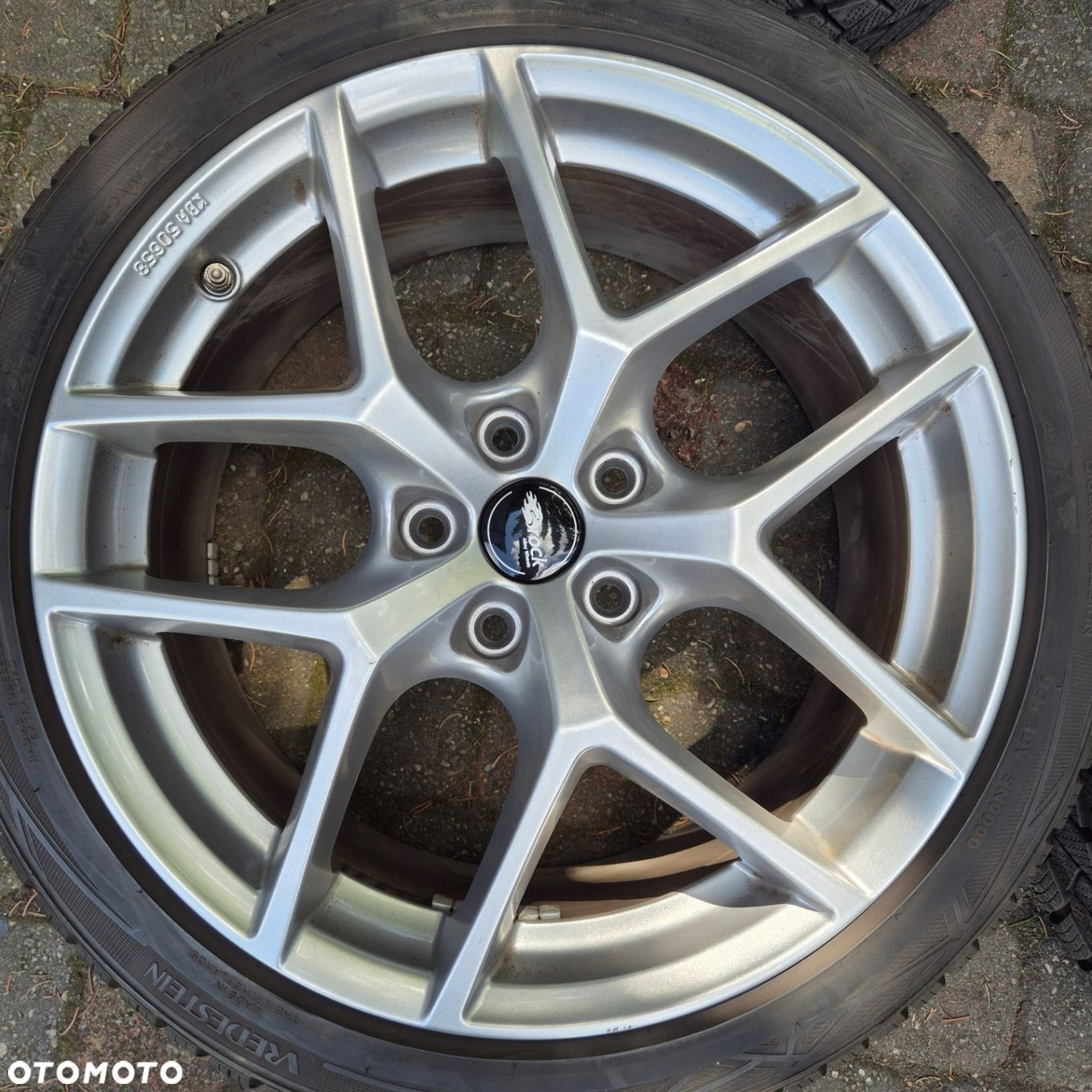 ZIMA 225/40 R18 AUDI A3 A4 A6 TT VW GOLF OCTAVIA LEON OCTAVIA CADDY BMW F40 - 3