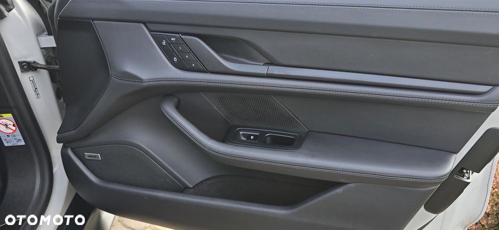 Porsche Taycan - 20