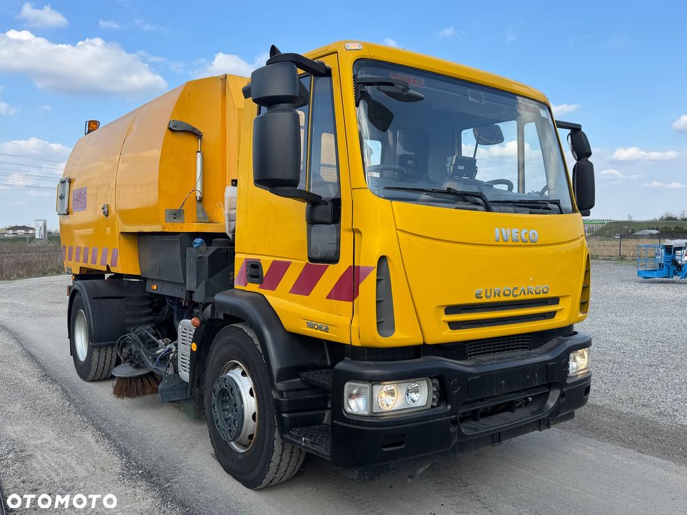 Iveco Eurocargo 180e25 zamiatarka Johanston VT800 - 13
