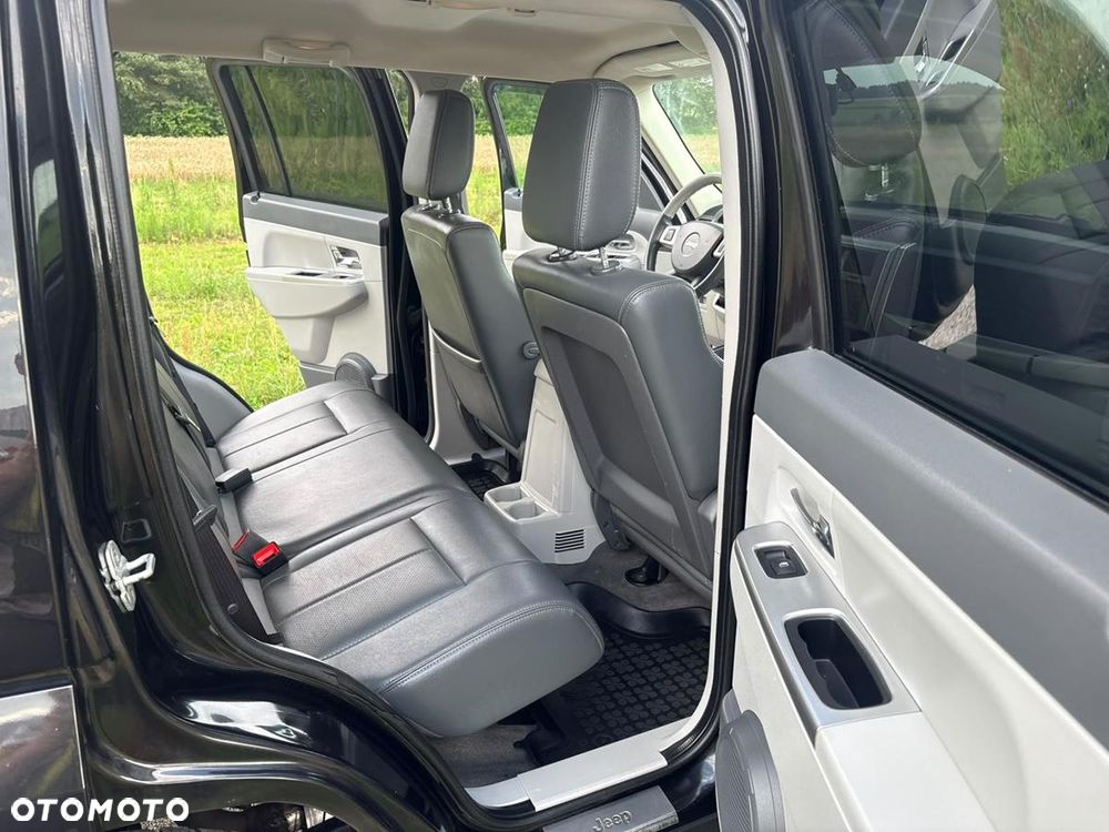 Jeep Cherokee - 26