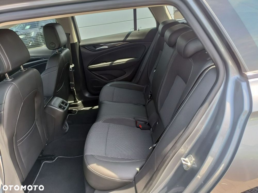 Opel Insignia - 14