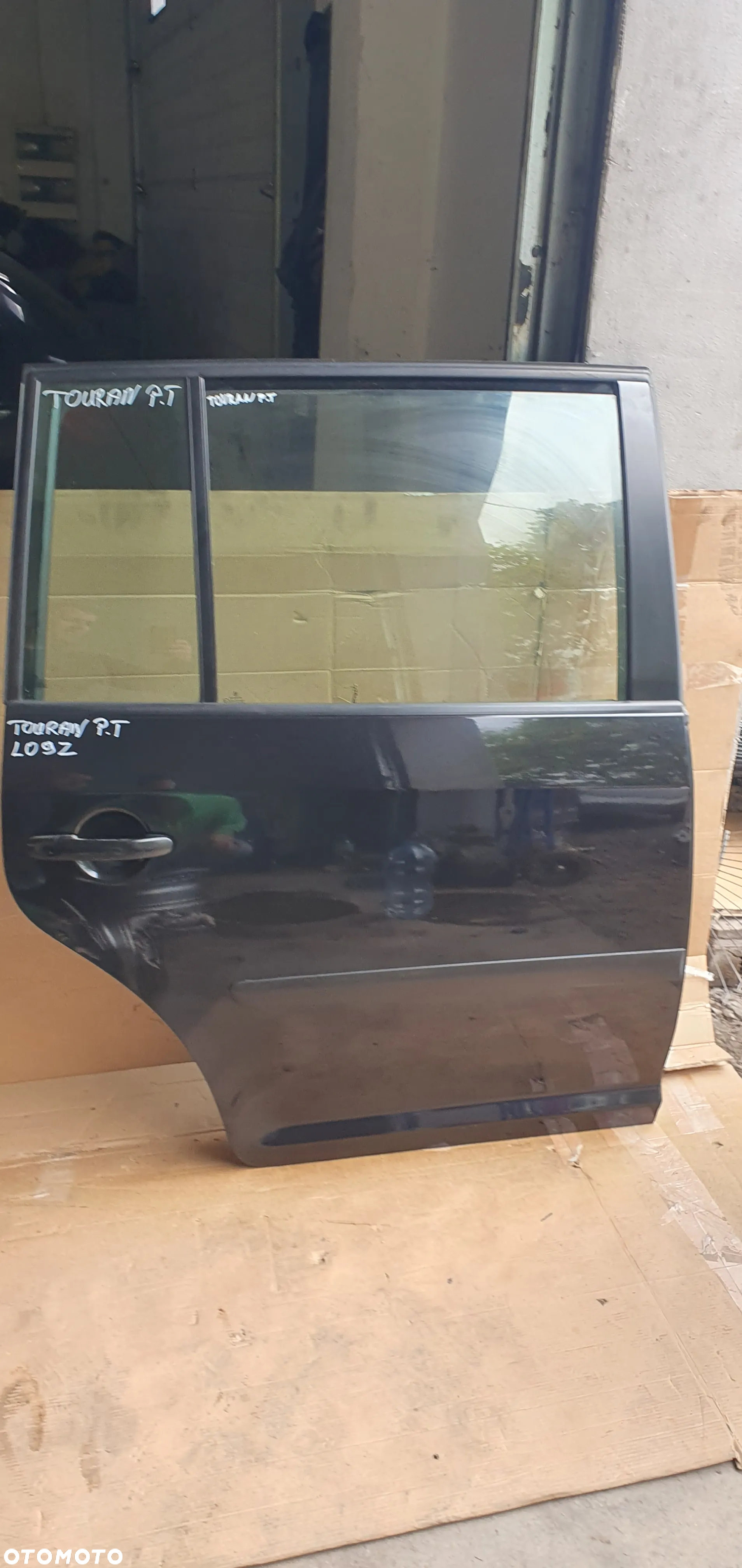 Drzwi prawy tył tylne prawe VW Touran 1T0 LC9Z - 4