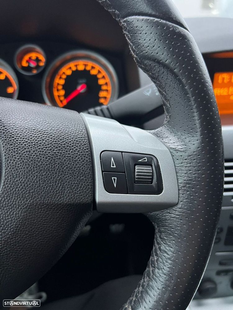 Opel Astra GTC 1.3 CDTI - 28