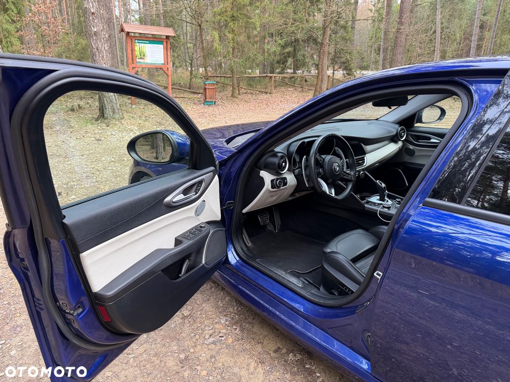 Alfa Romeo Giulia 2.2 D Turbo Sprint - 4