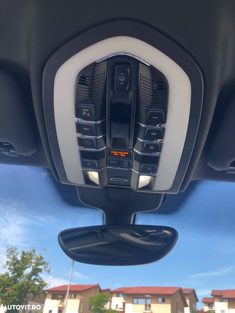 Porsche Cayenne 3.0 L V6 - 20