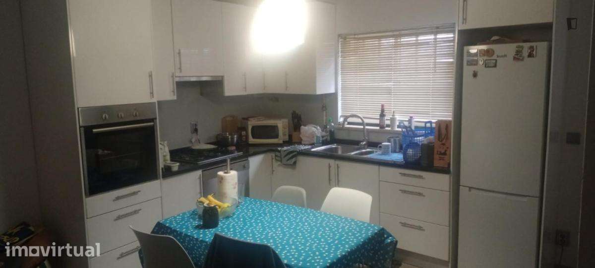 Quarto - localizado em Coimbra - Grande imagem: 5/10