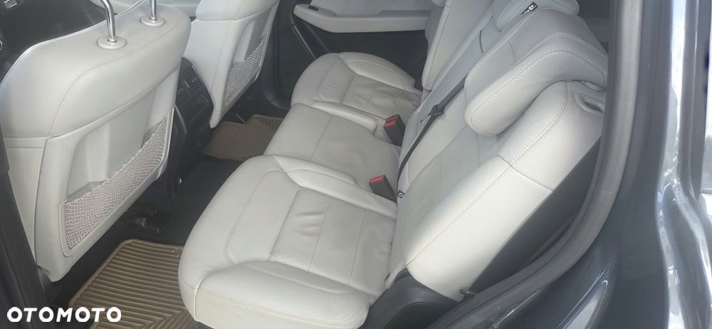 Mercedes-Benz GL - 21