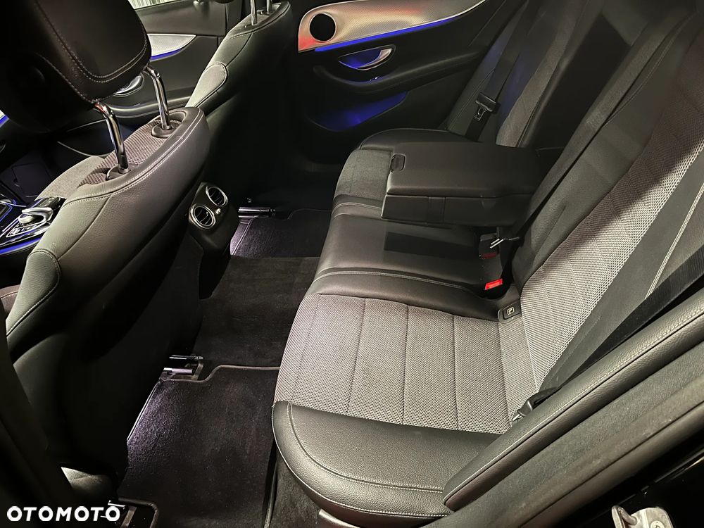 Mercedes-Benz Klasa E 220 d 4-Matic All-Terrain - 30