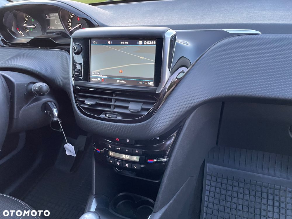 Peugeot 208 PureTech 110 Stop & Start Signature - 14