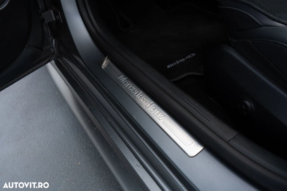 Mercedes-Benz C 300 4MATIC 9G-TRONIC AMG Line - 37
