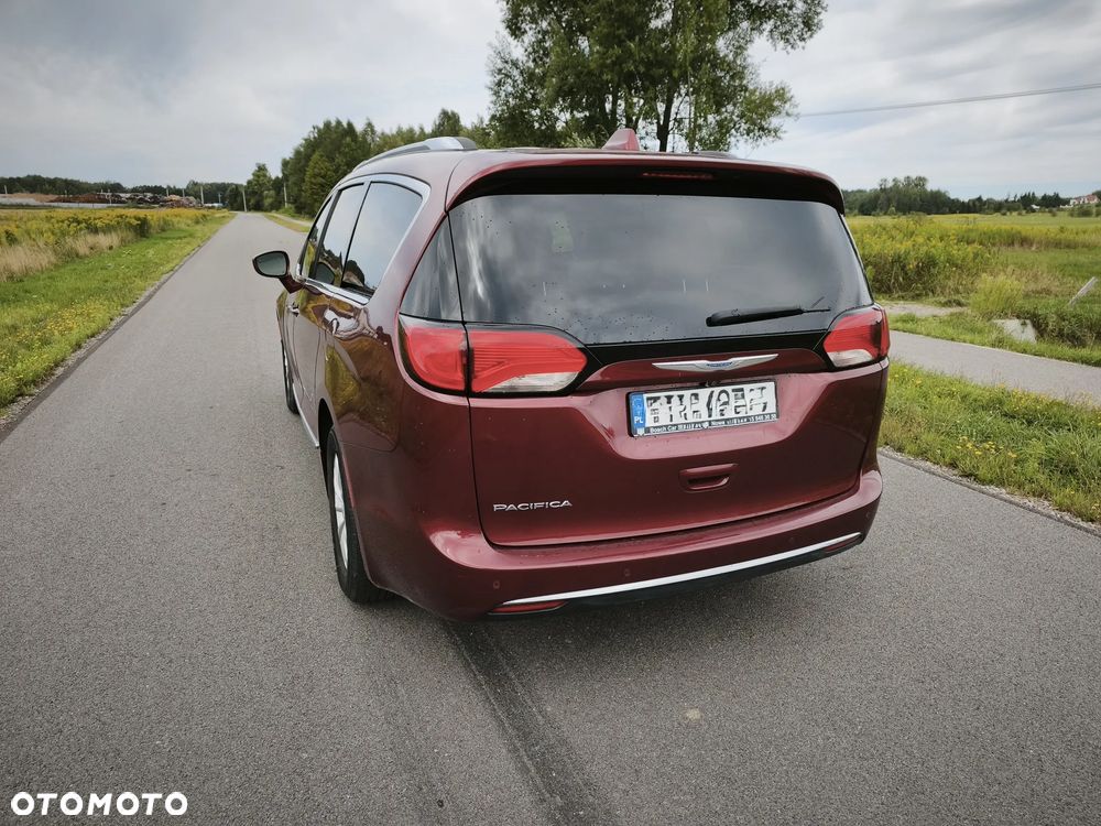 Chrysler Pacifica - 8