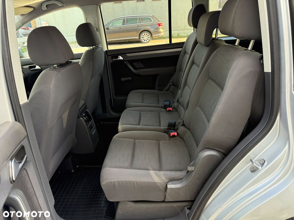 Volkswagen Touran 1.6 Welcome - 25