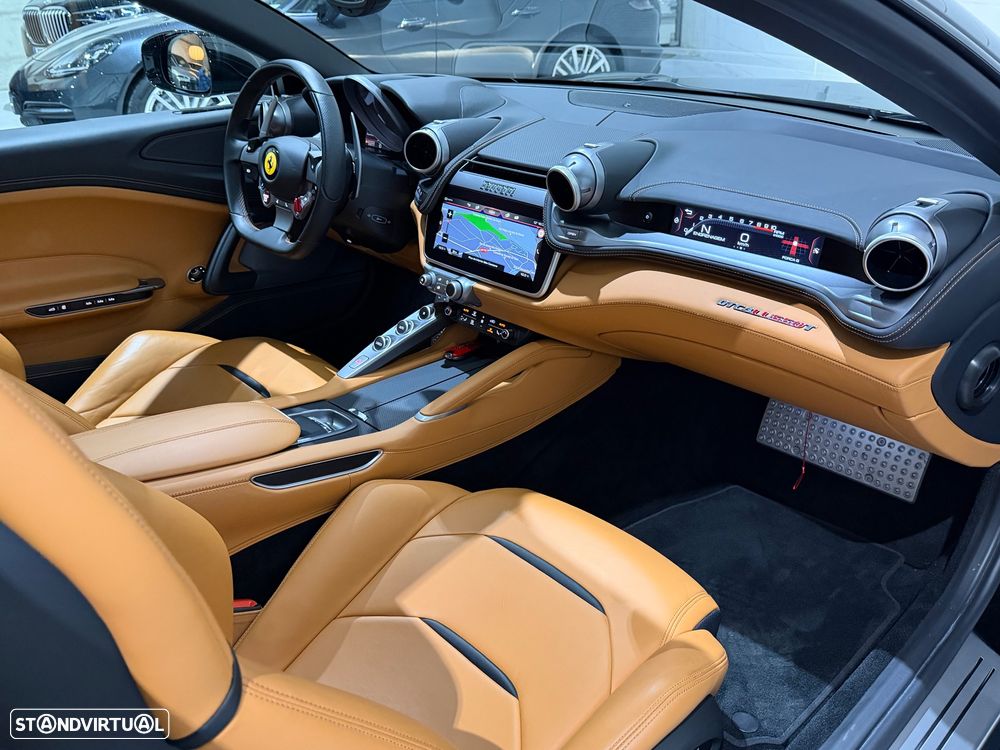 Ferrari GTC4 Lusso - 32