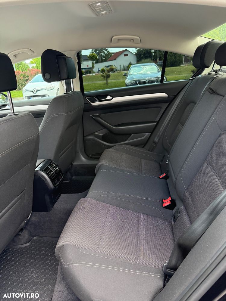 Volkswagen Passat - 9
