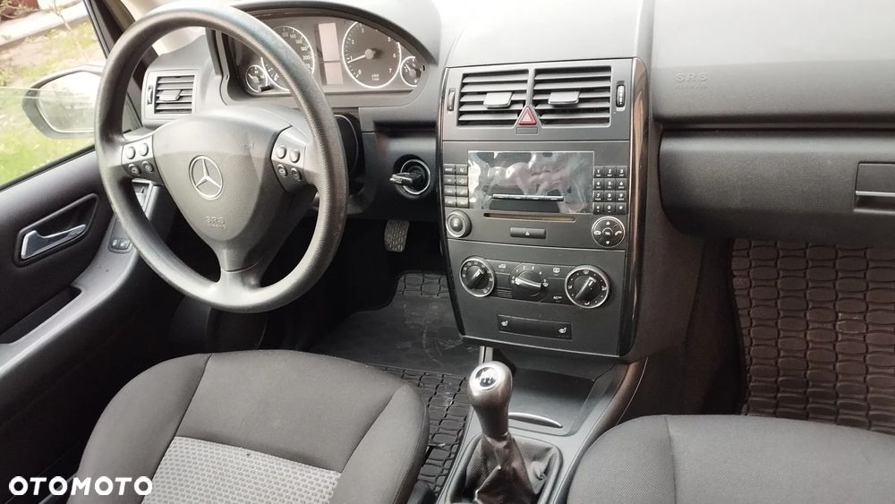 Mercedes-Benz Klasa A 150 Classic Polar Star - 16