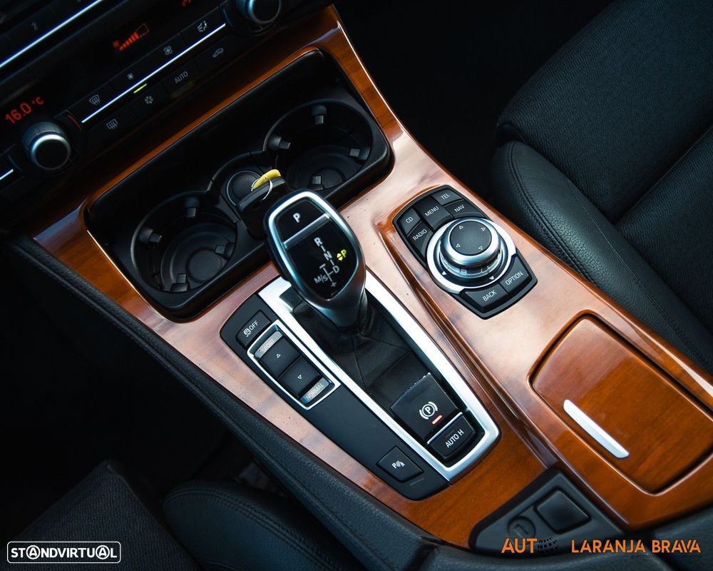 BMW 520 d Exclusive Auto 123g - 28