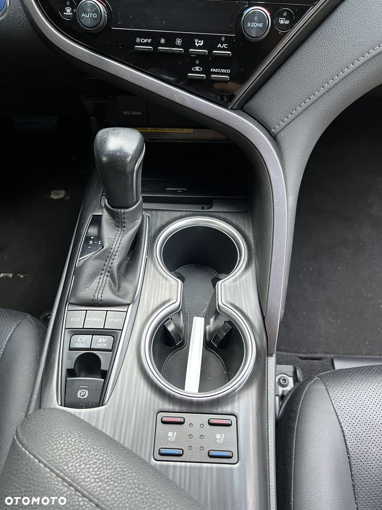 Toyota Camry 2.5 Hybrid Executive CVT - 13