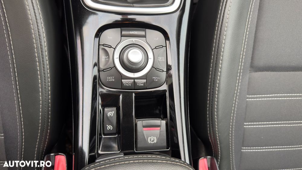 Renault Laguna dCi 150 FAP Bose - 13