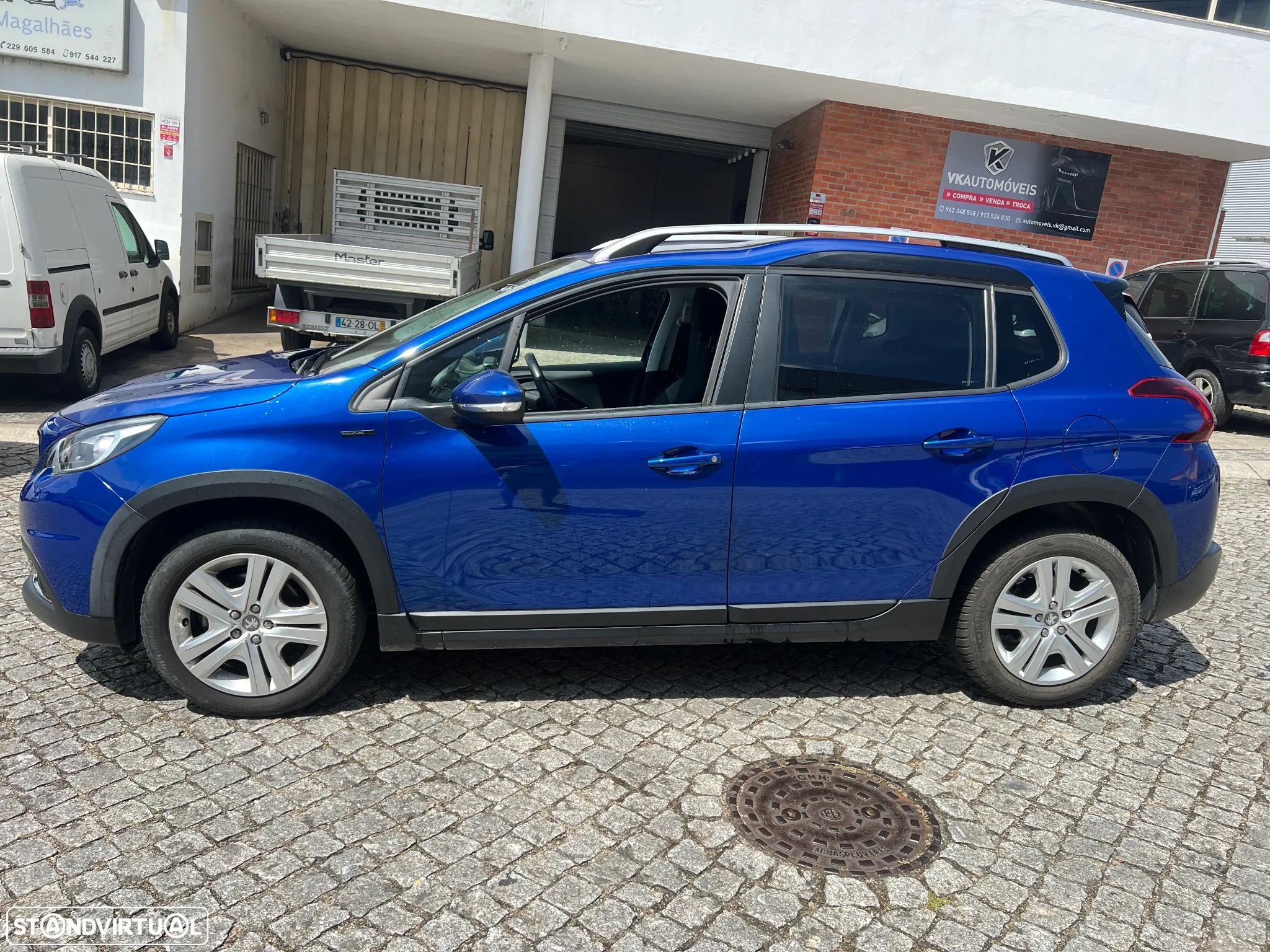 Peugeot 2008 1.2 PureTech Signature EAT6 - 1