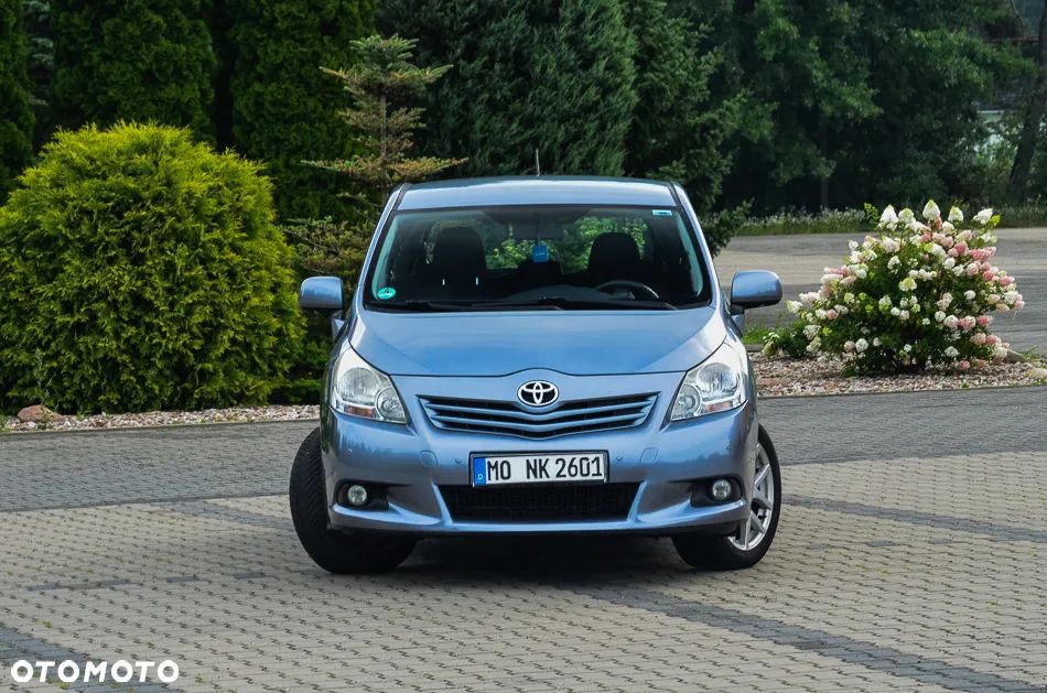 Toyota Verso 1.6 Premium 7os - 2