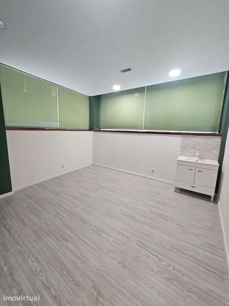 Espaço Comercial com 6 gabinetes para Arrendamento no coração de Braga - Grande imagem: 2/20