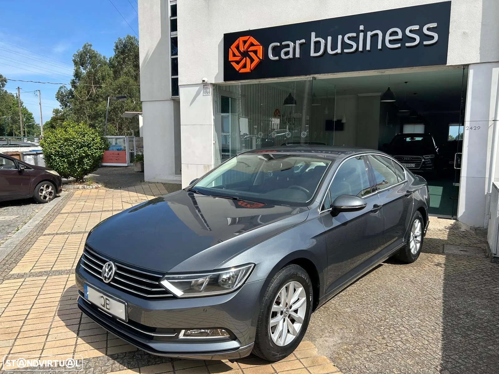 VW Passat 1.6 TDI Confortline DSG - 9