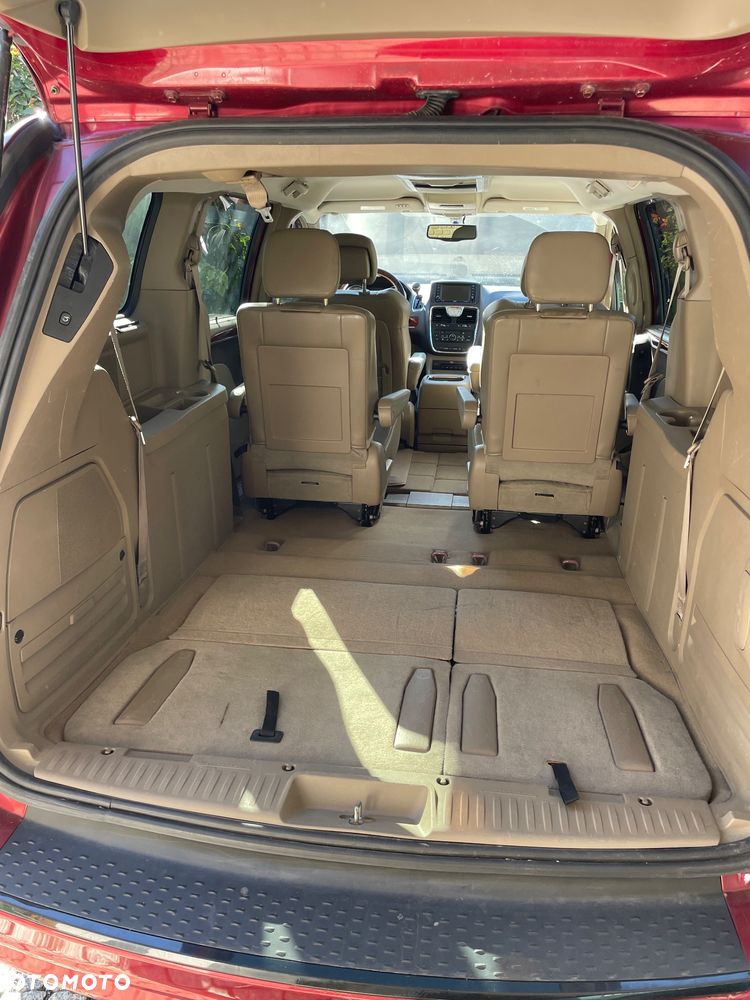 Chrysler Town & Country 3.6 Limited - 18