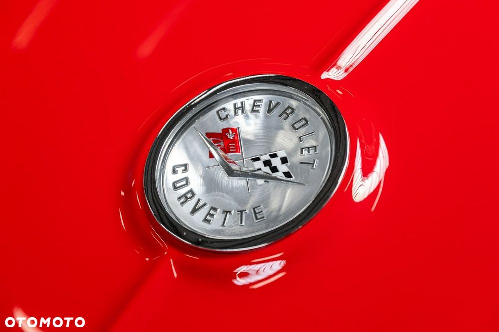 Chevrolet Corvette - 15