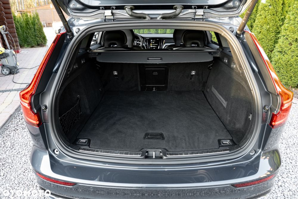 Volvo V60 B5 B R-Design - 20