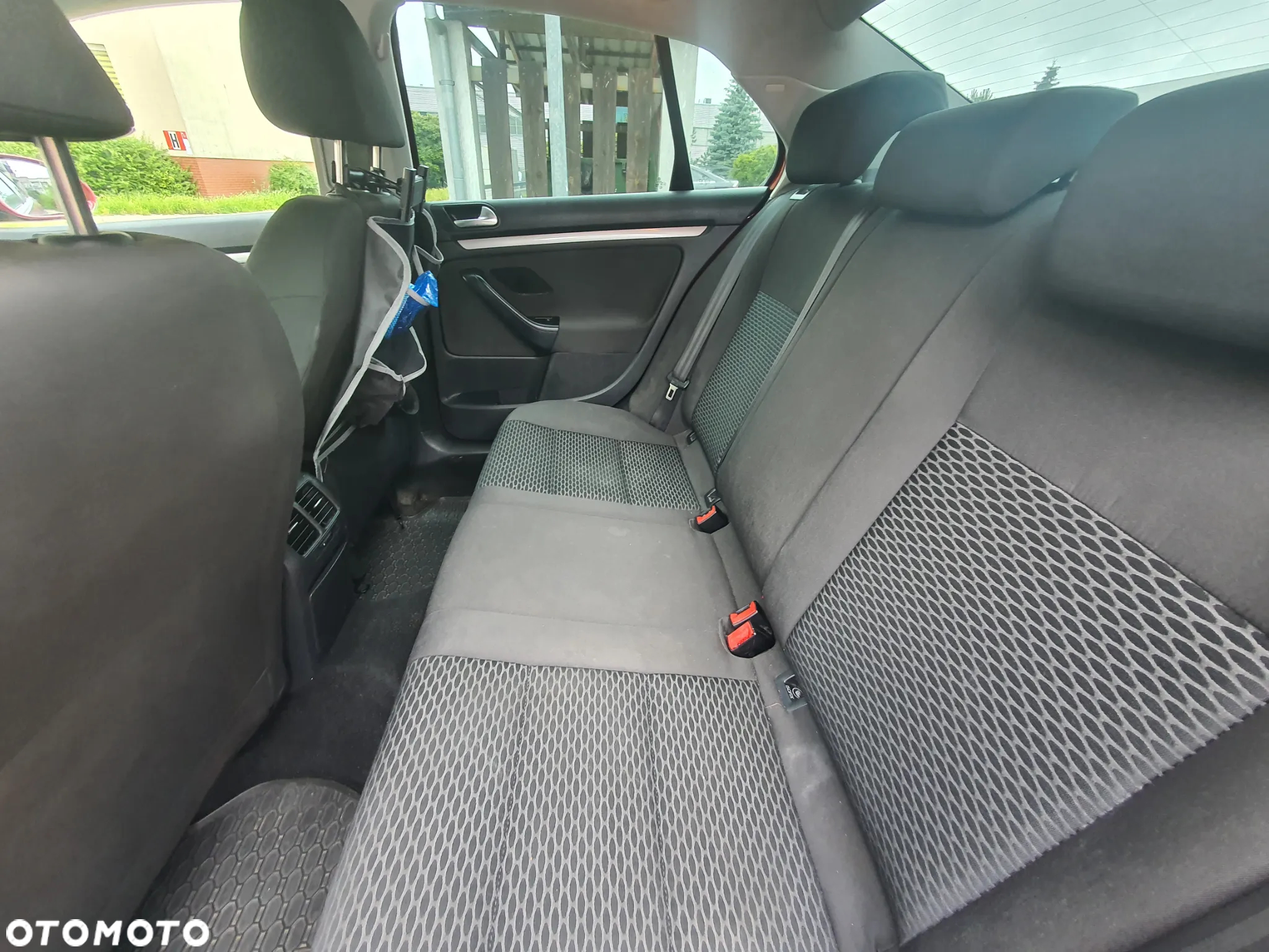 Volkswagen Jetta 1.6 Trendline DSG - 20