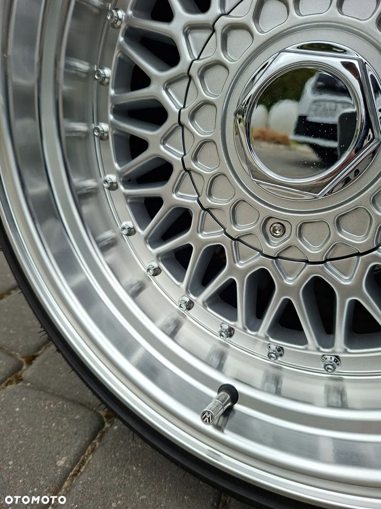 Volkswagen Golf - 14
