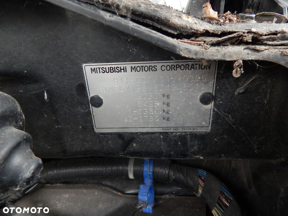 Mitsubishi Pajero - 20