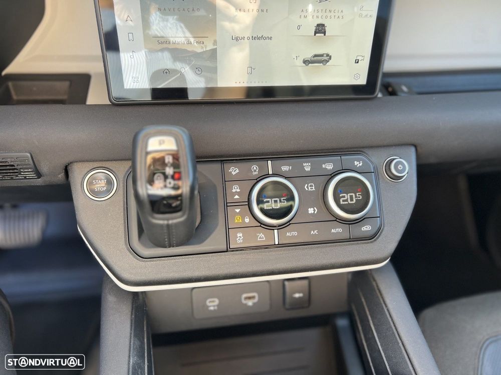 Land Rover Defender 110 D240 S - 15