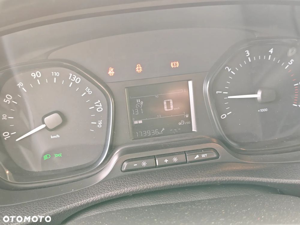 Opel Vivaro - 19