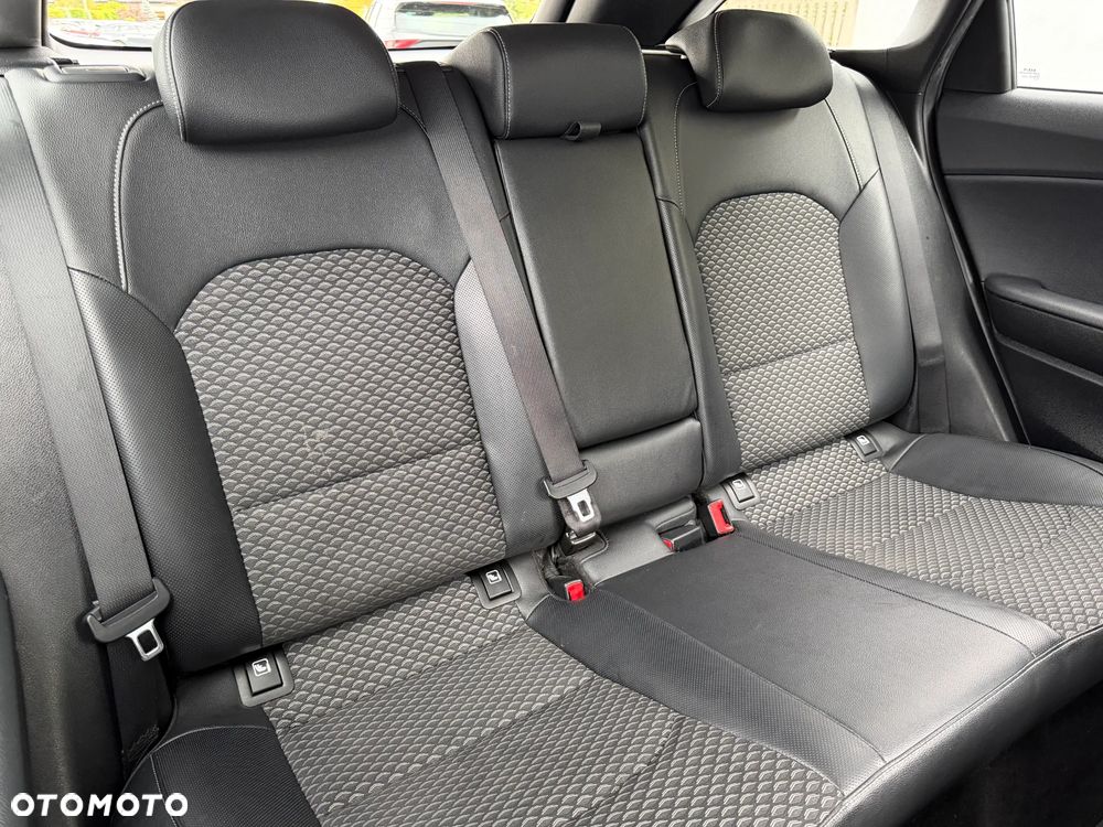 Kia Ceed 1.5 T-GDI Business Line DCT - 26
