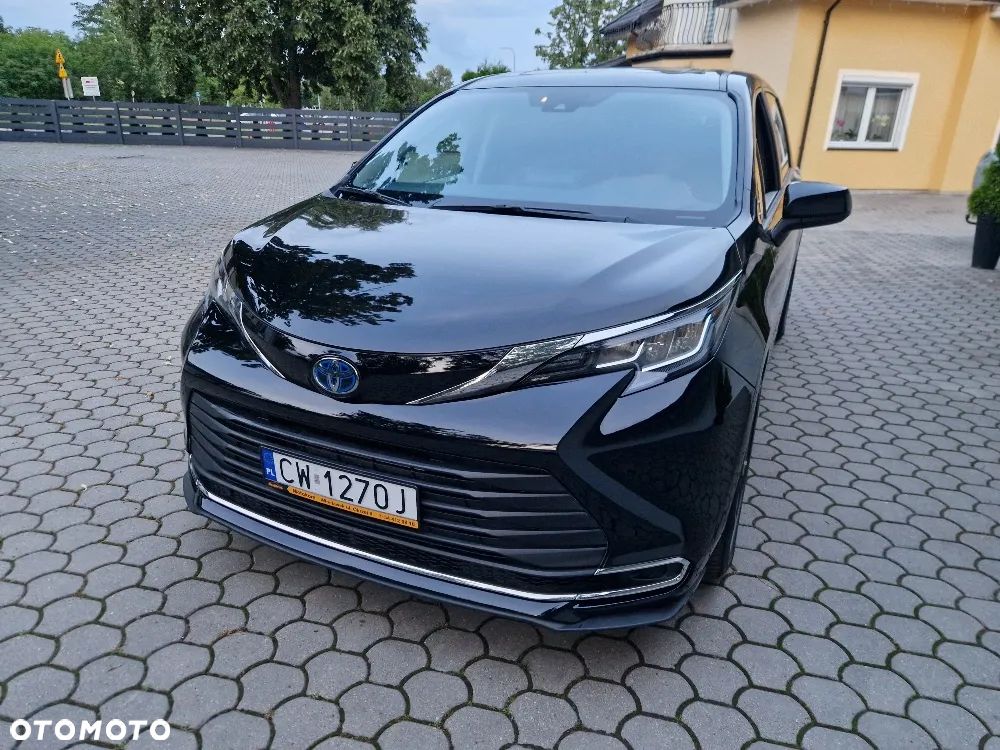 Toyota Sienna - 7